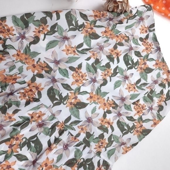 Follow Me White Peach Green Floral Asymmetric Skirt Sz M - Picture 12 of 12